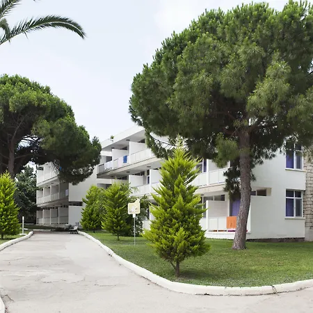 Отель A 11 Кешме